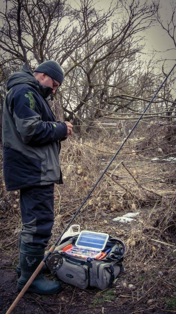 Как ловить на реке матчевой удочкой и чем такая ловля отличается от болонской (1).jpg